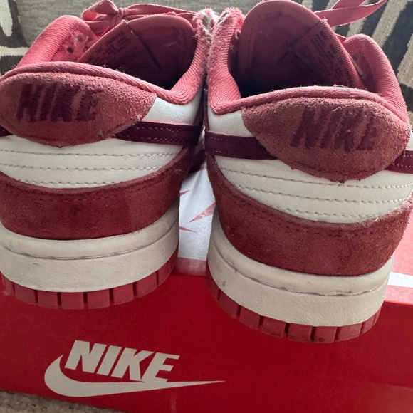 Nike Women’s Dunk VDAY Edition Size : 6 - Picture 7 of 9